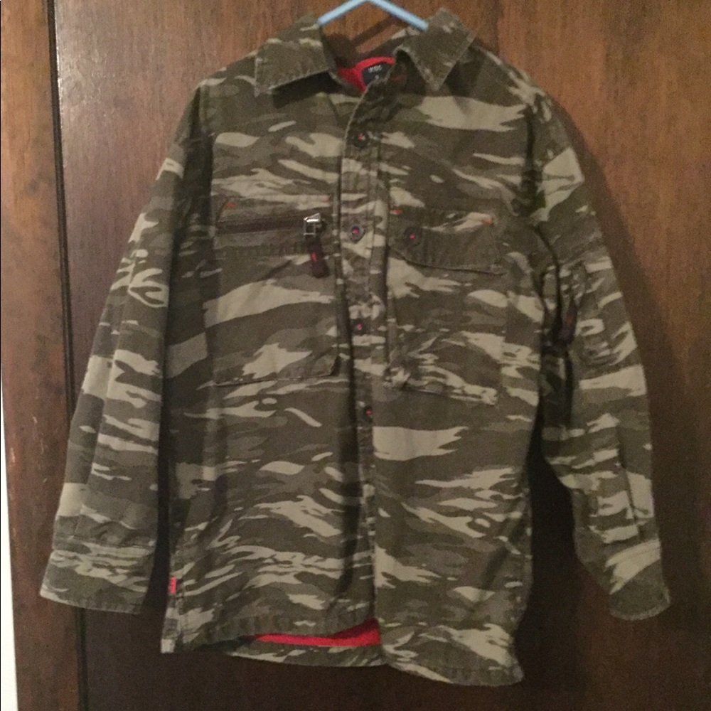 Gap kids lined shirt/jacket camo size 6/7